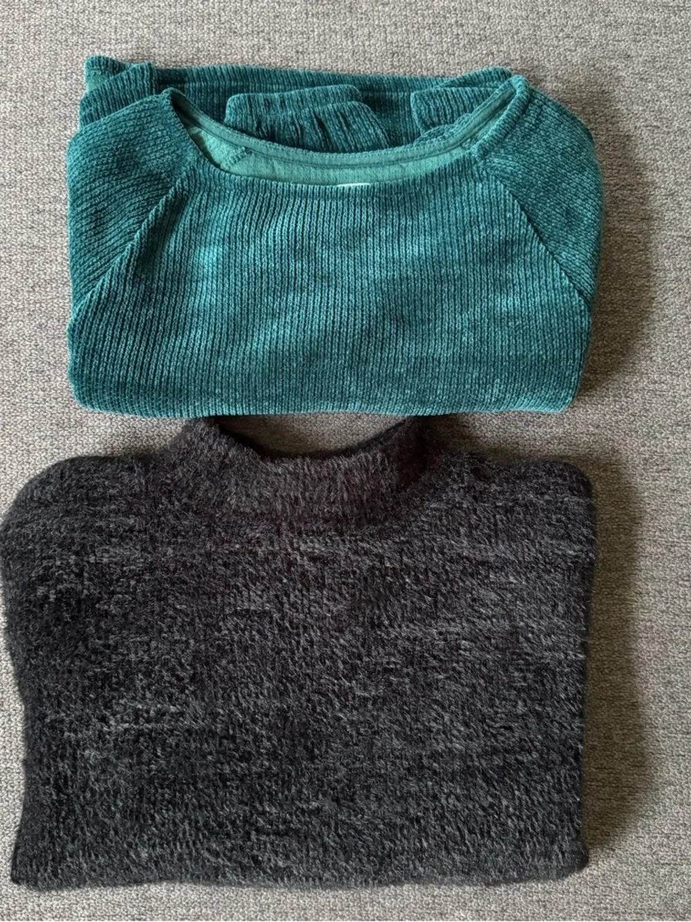 Bundle Set 2PC Sweater Pullover Holiday Black Green Knit Soft Girls 7-8